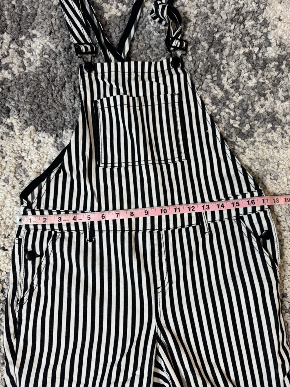Forever 21, Mens Black and White Striped Denim Overalls, US Size: 30 - Picture 9 of 11